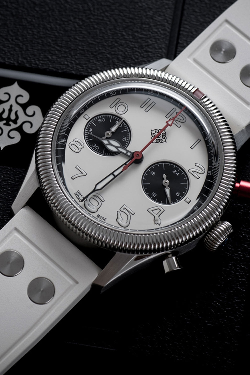 Aviator - Panda Chrono MecaQuartz Movement
